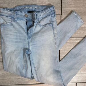 American Eagle Light Wash Skinny Jeans